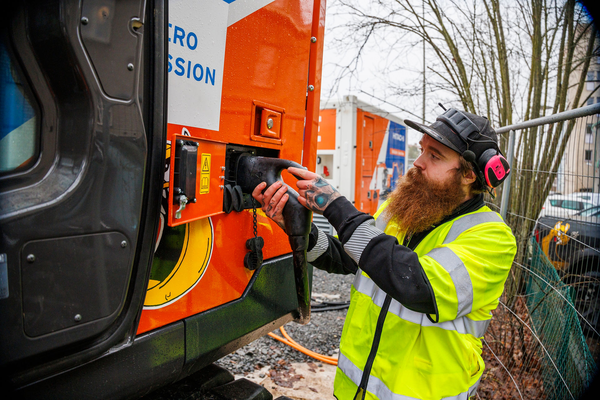 Operator Tests The ZE135 Electric Excavator HitachiCM Europe