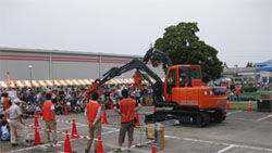 Demonstration of the twin‒arm machinery ASTACO