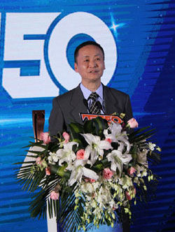 General Manager Wang making a speech at the awards ceremony