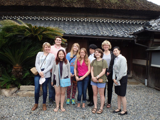 Students from Augustana College (US) in front of a Koka Ninja house