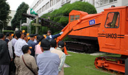 UH03 the first excavator developed with purely domestic technologies (Mechanical Engineering Heritage)