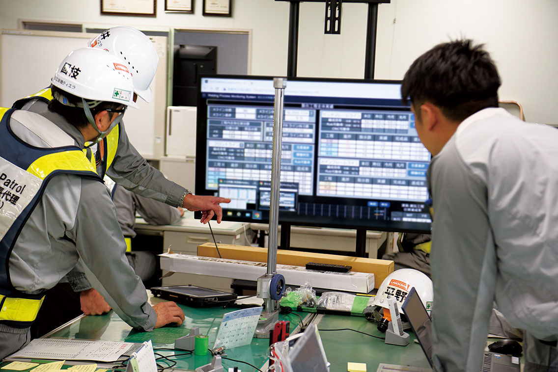 オフィス内からも工程がモニタリングできる