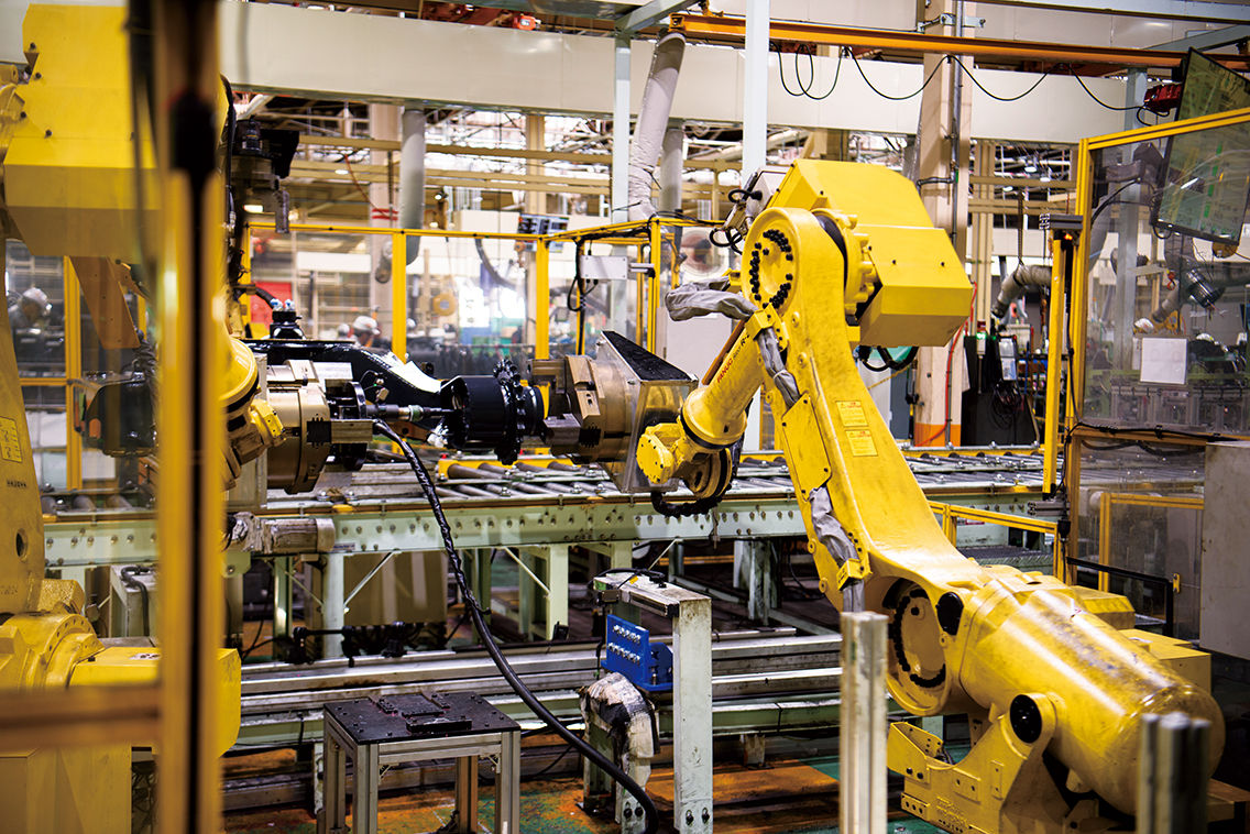 組立ラインにはロボットが導入され、省力化に貢献