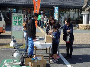 Outdoor booths also drew in many visitors