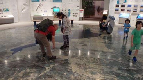 The room with a map of Shiga Prefecture on the floor. Did they manage to find their own home?