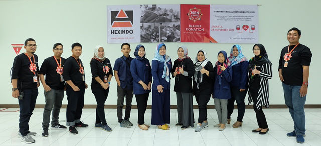 Commemorative photo with participating employees at Jakarta