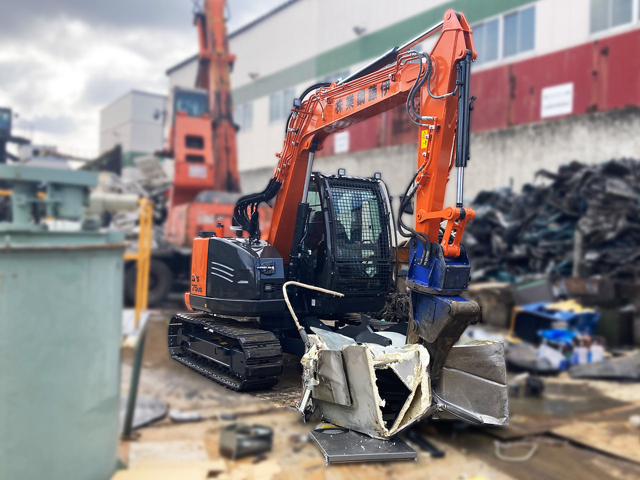 ZX75US-5B 伊藤鋼業株式会社様 - 日立建機日本