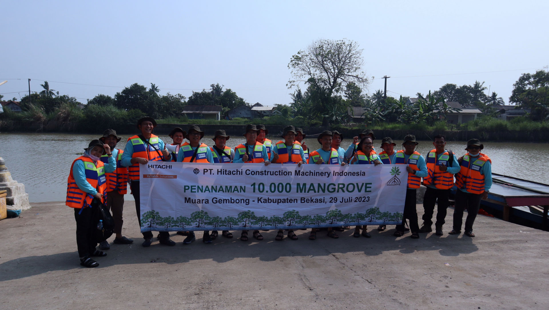 Launched 10,000 Mangrove Plantation Project (PT. Hitachi Construction ...