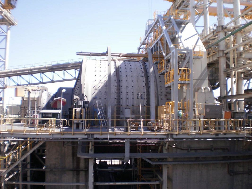 Mineral processing equipment (Mills)