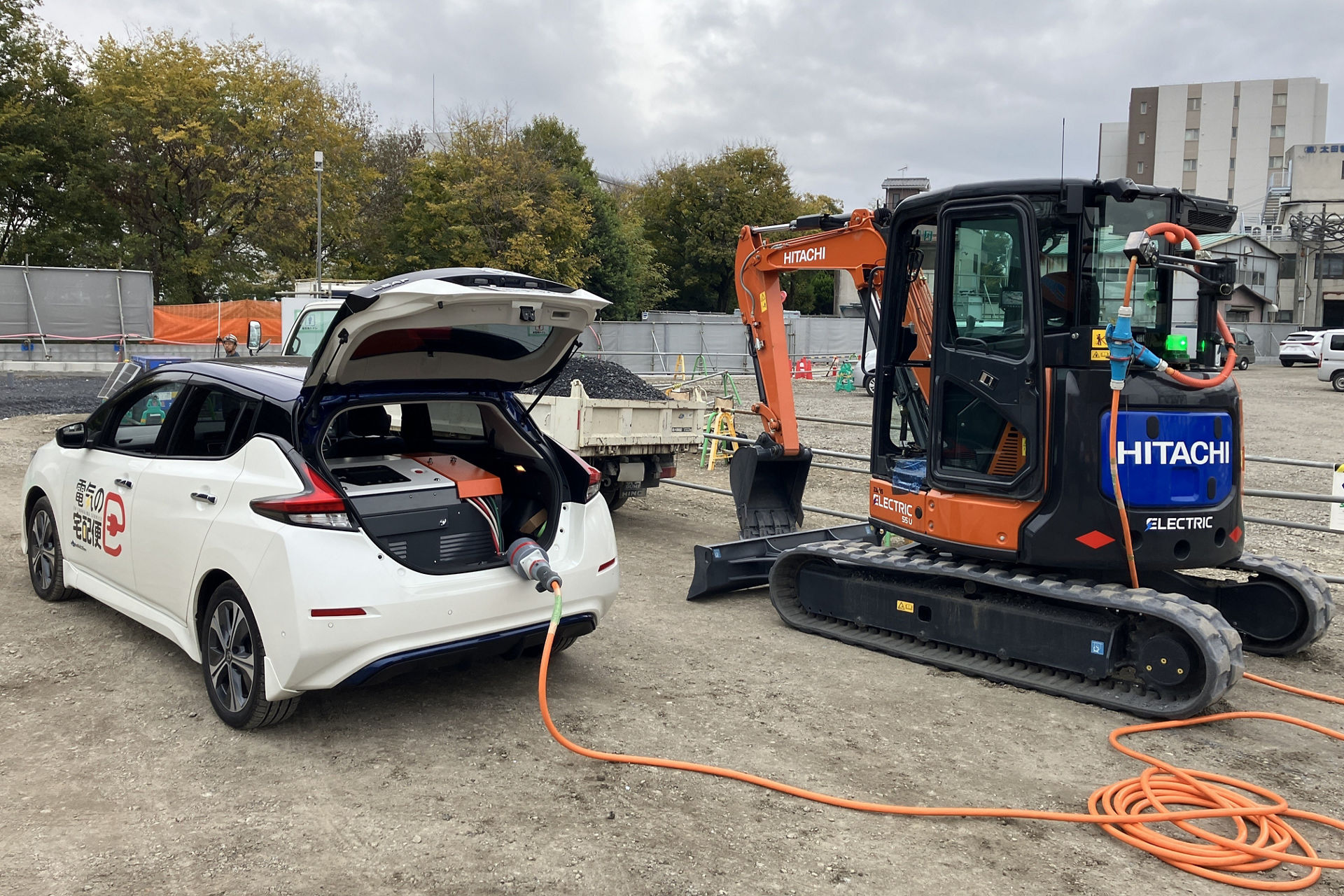 充電用電源が未整備の施工現場におけるバッテリー駆動式ショベルの安定