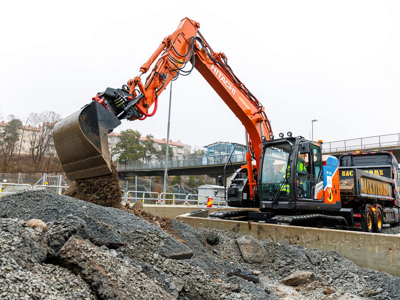 開発会社「LANDCROS Development Center Europe GmbH」をドイツに設立