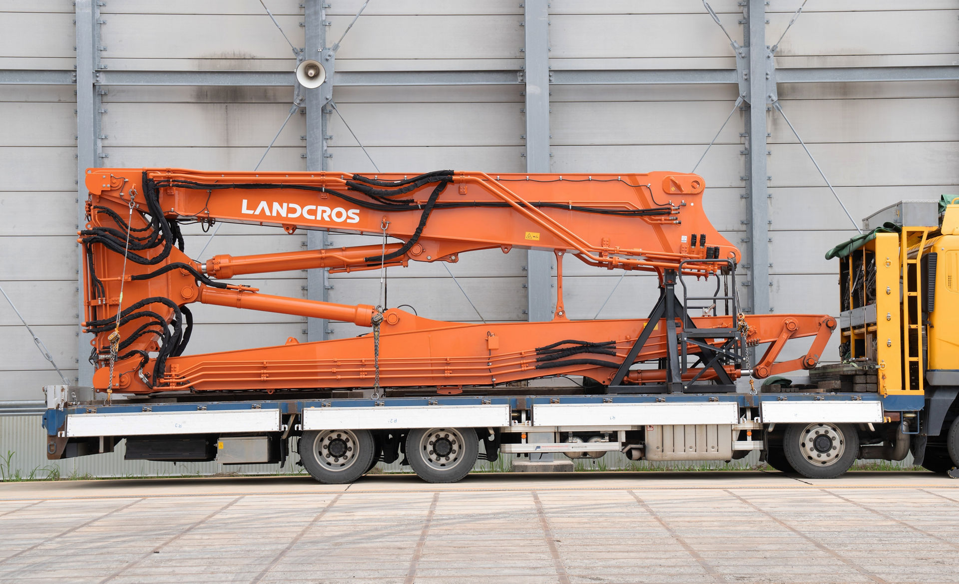 マルチブーム解体仕様機ZX500LCK-7の受注を開始 - 日立建機