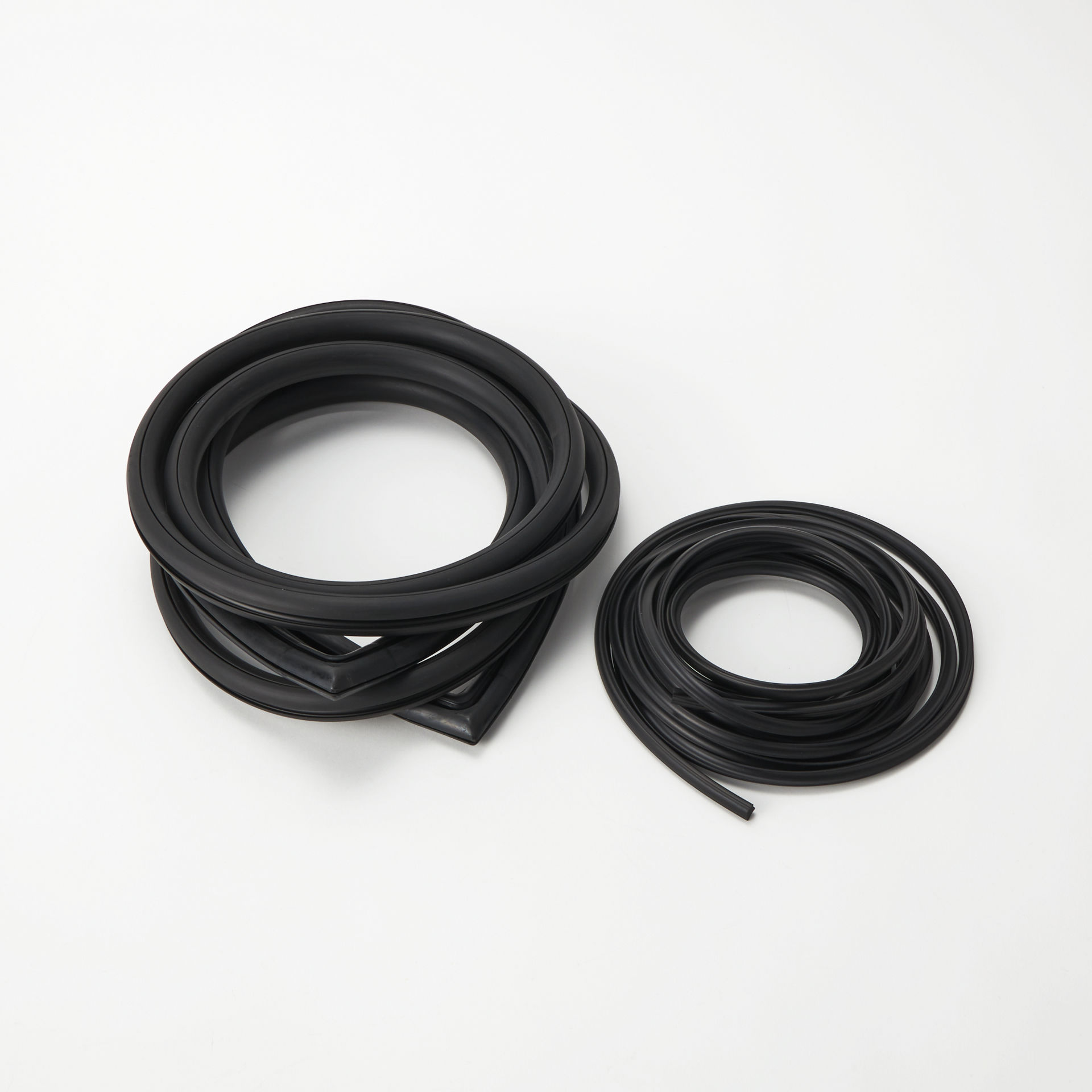 FRONT SCREEN RUBBER