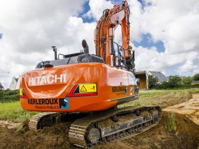 Kerleroux s Hitachi ZX250LCN-7 is the total package - HitachiCM Europe