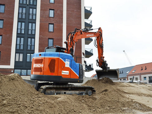Hitachi introduces new ZX490LCH-7 super long front excavator