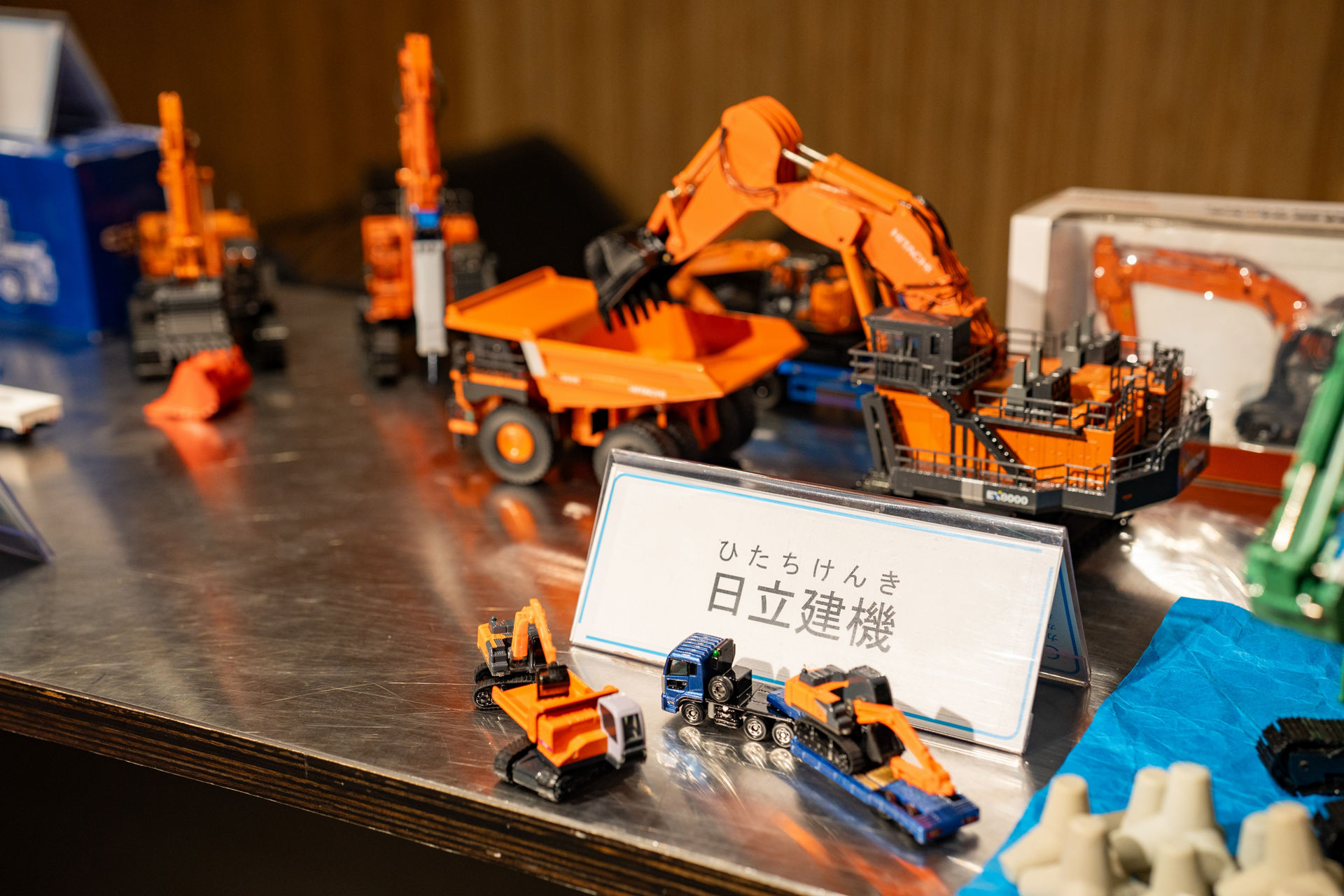 はたらくじどうしゃ博物館による作品展示