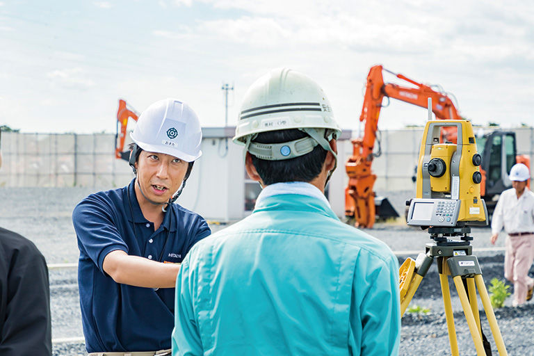 実際にICT建機を使用した屋外実習