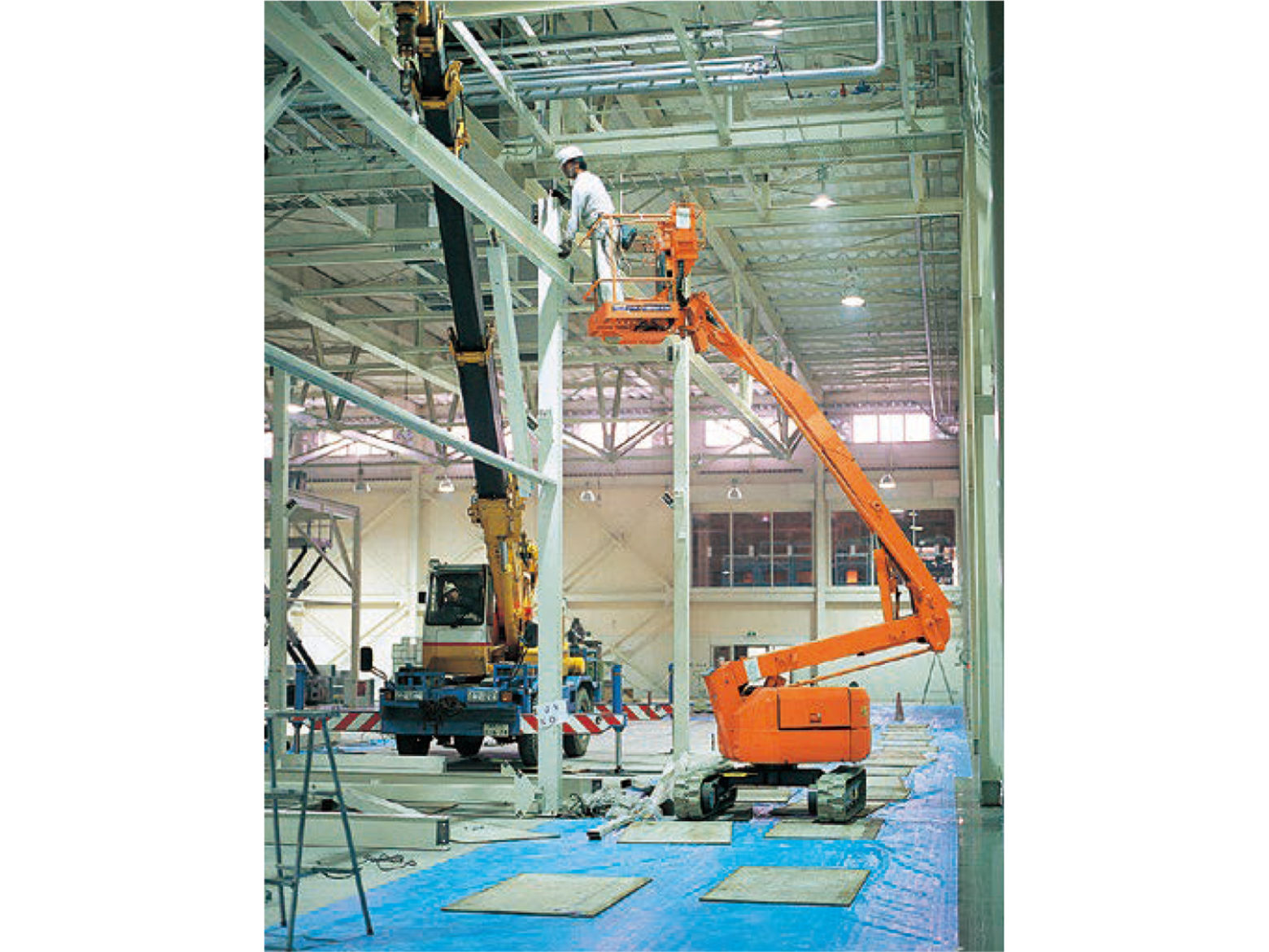 AT-100TG トラック式 - 日立建機日本