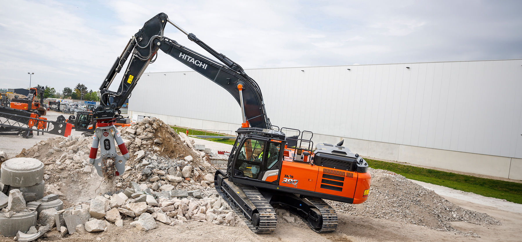 Demolition excavators - HitachiCM Europe