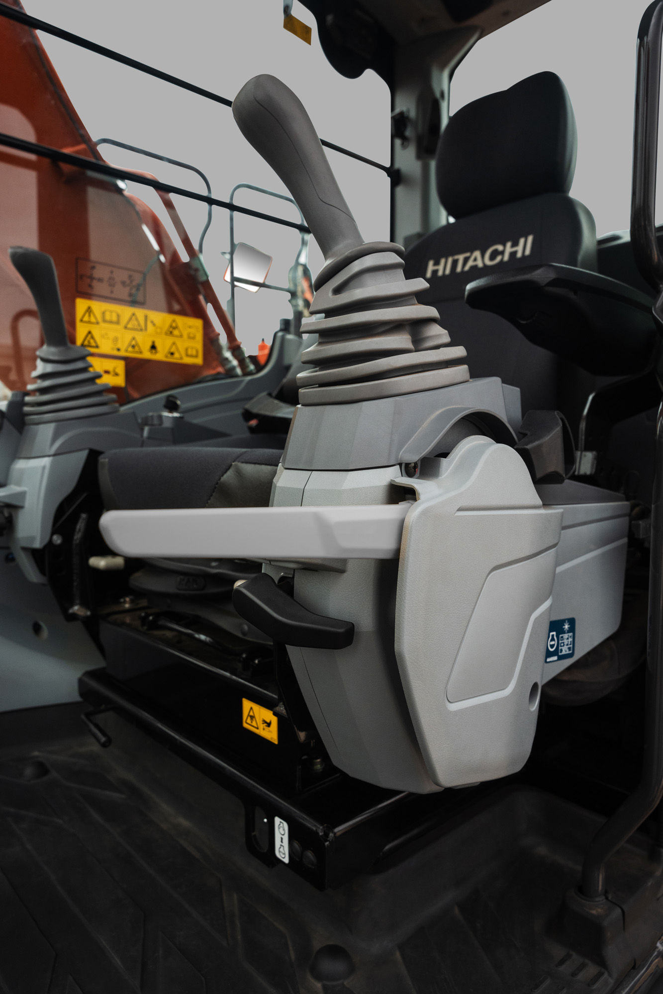 ZX210LC-7G Medium Excavators - Hitachi Construction Machinery Asia