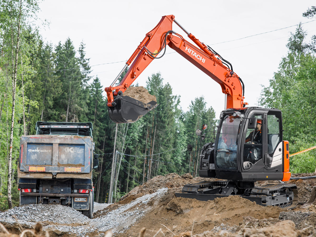 ZX85US(B)-6 Medium Excavators - HitachiCM Europe