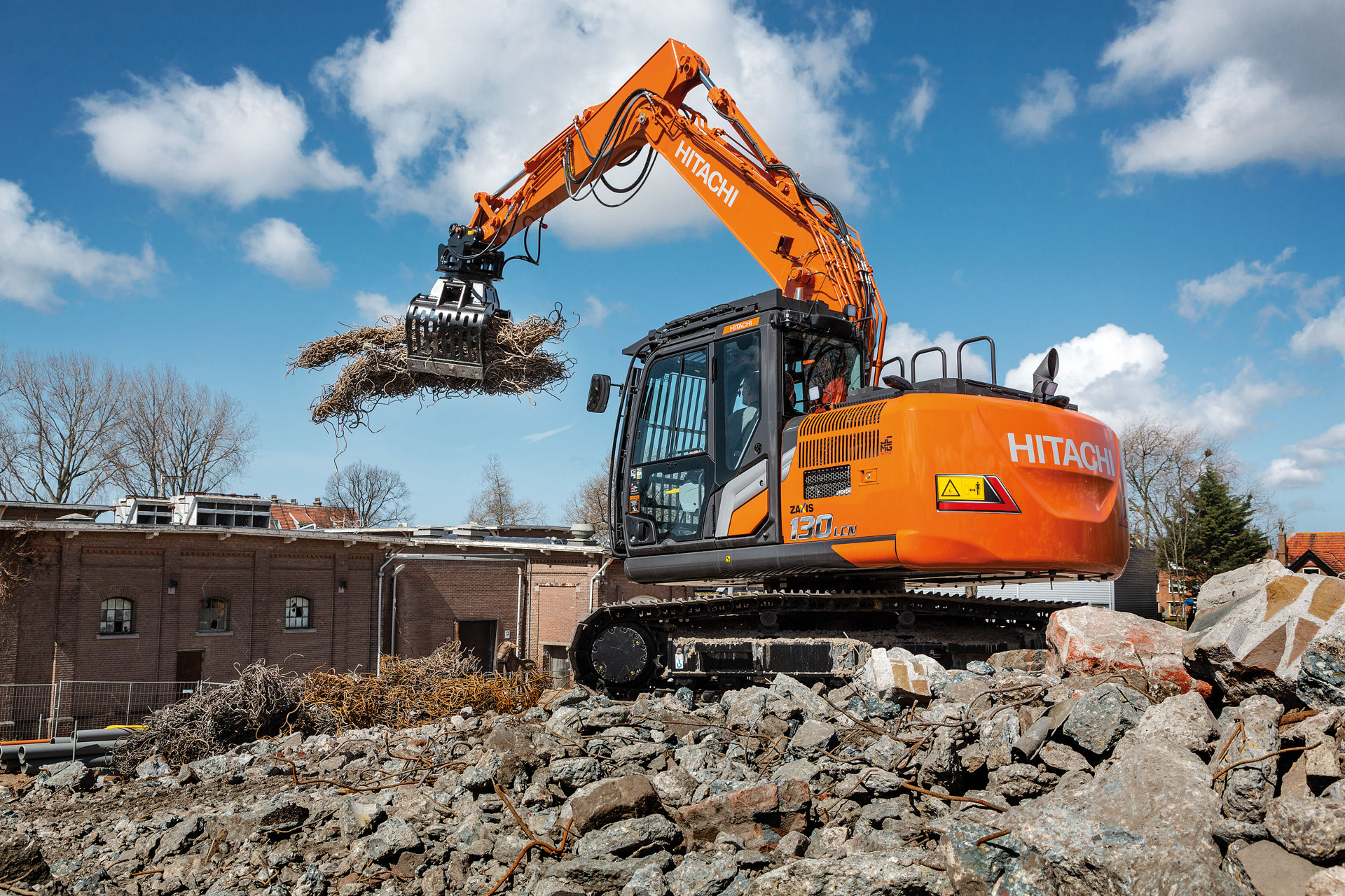 ZX130-7 Medium Excavators - HitachiCM Europe