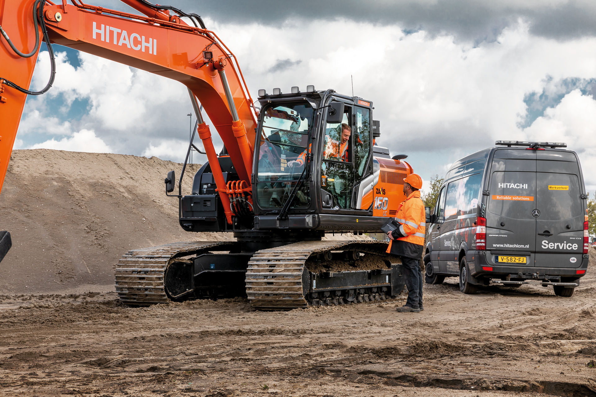 ZX160-7 Medium Excavators - HitachiCM Europe