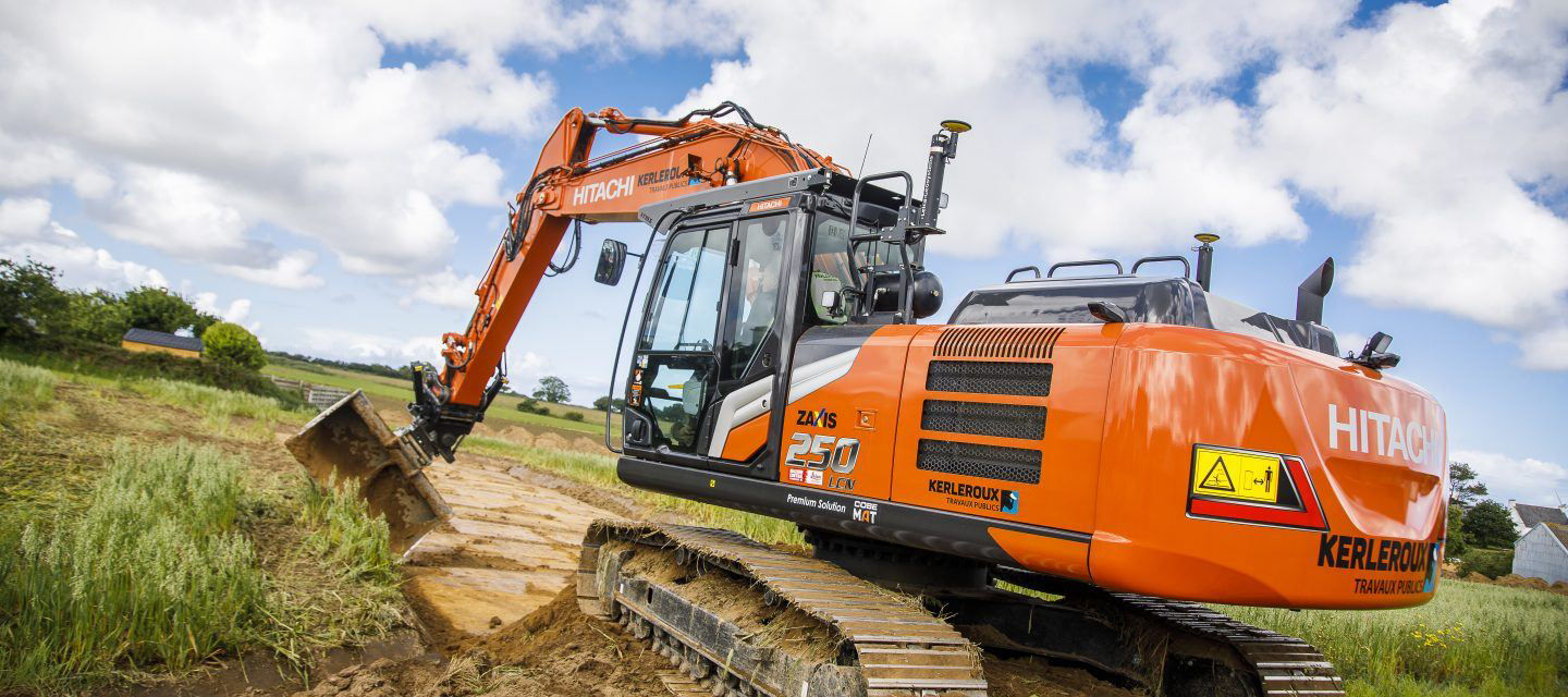 Kerleroux s Hitachi ZX250LCN-7 is the total package - HitachiCM Europe