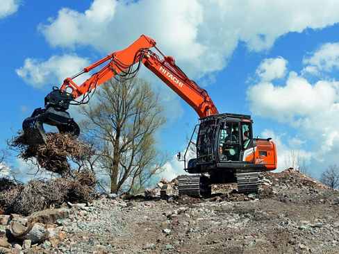 First Hitachi ZX130-7 in Europe delivers ultimate in comfort First Hitachi ZX130-7 in Europe delivers ultimate in comfort