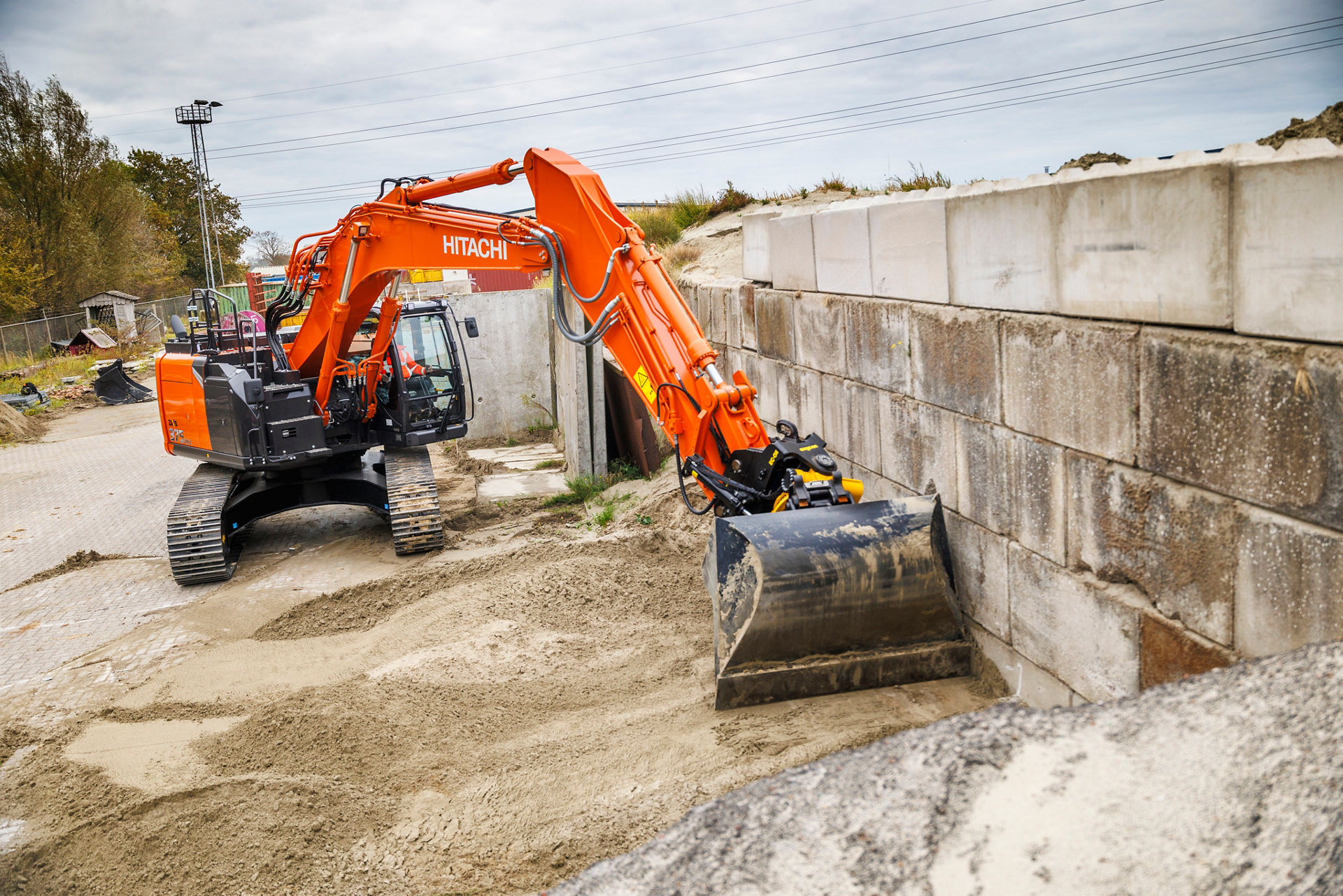 ハナ ZX75UR-5B-60767 日立建機 | Used construction machines. WORLDing
