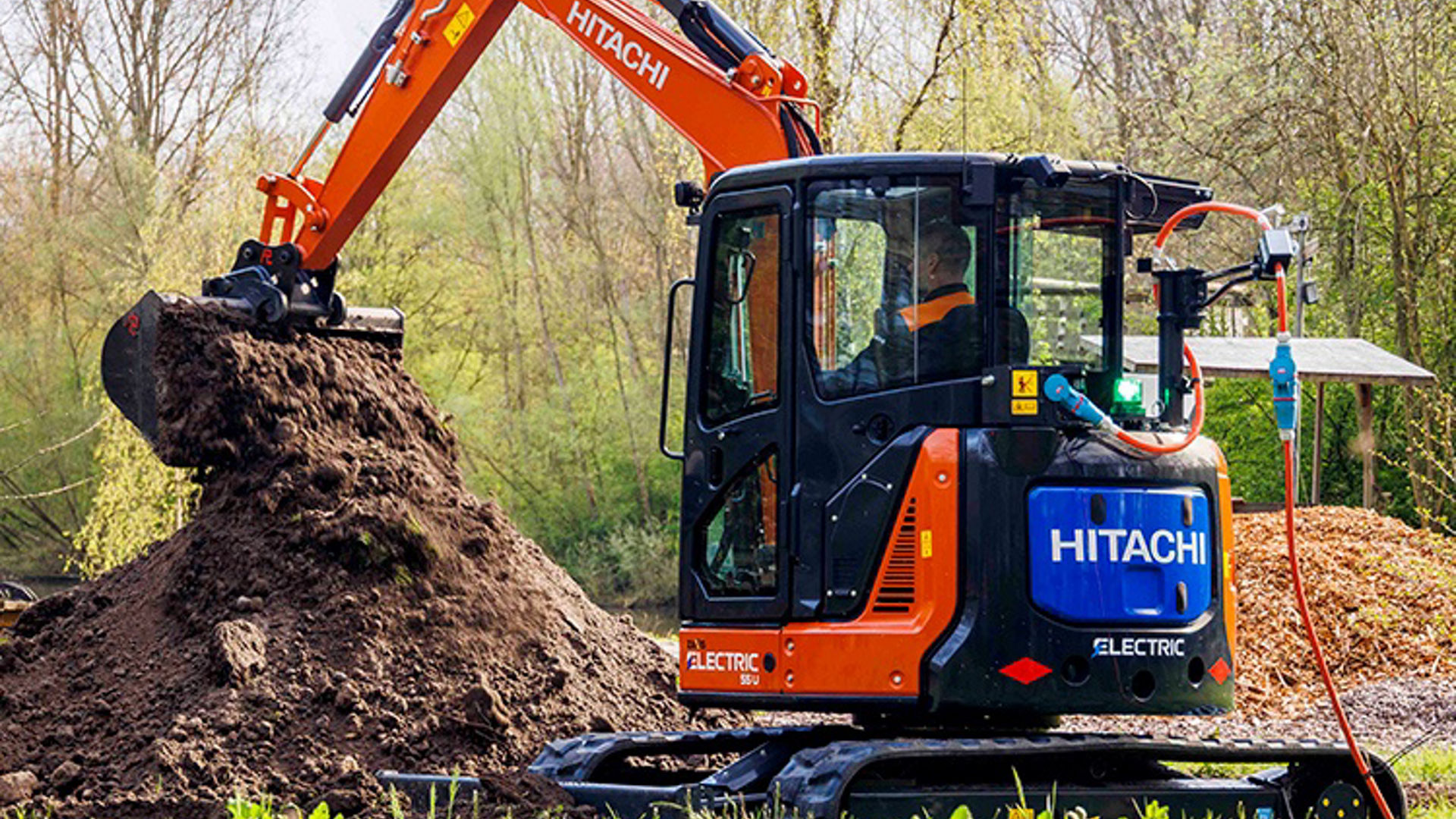 Hitachi first zero-emission five-tonne battery-powered