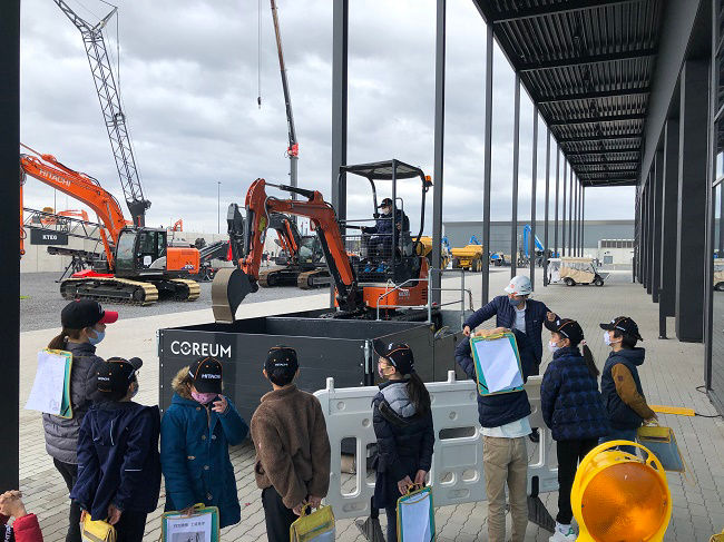 Test-ride on an electric mini excavator