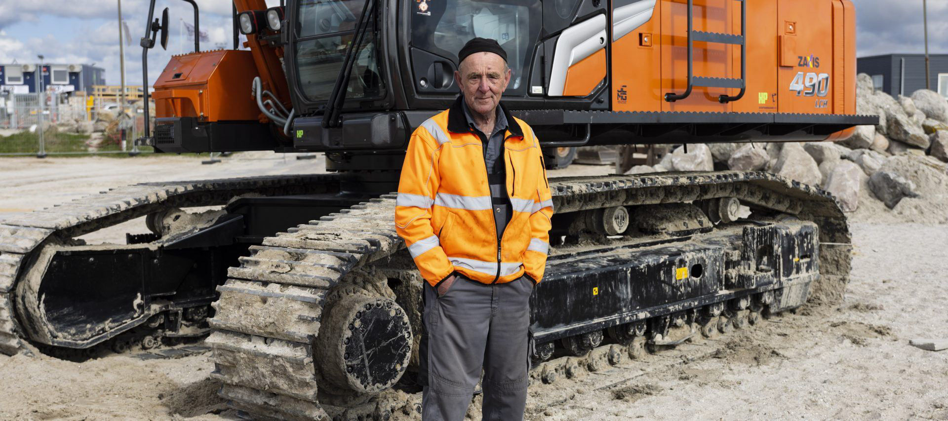 HCM Zaxis-7 Super Long Front excavator delivered to coastal 