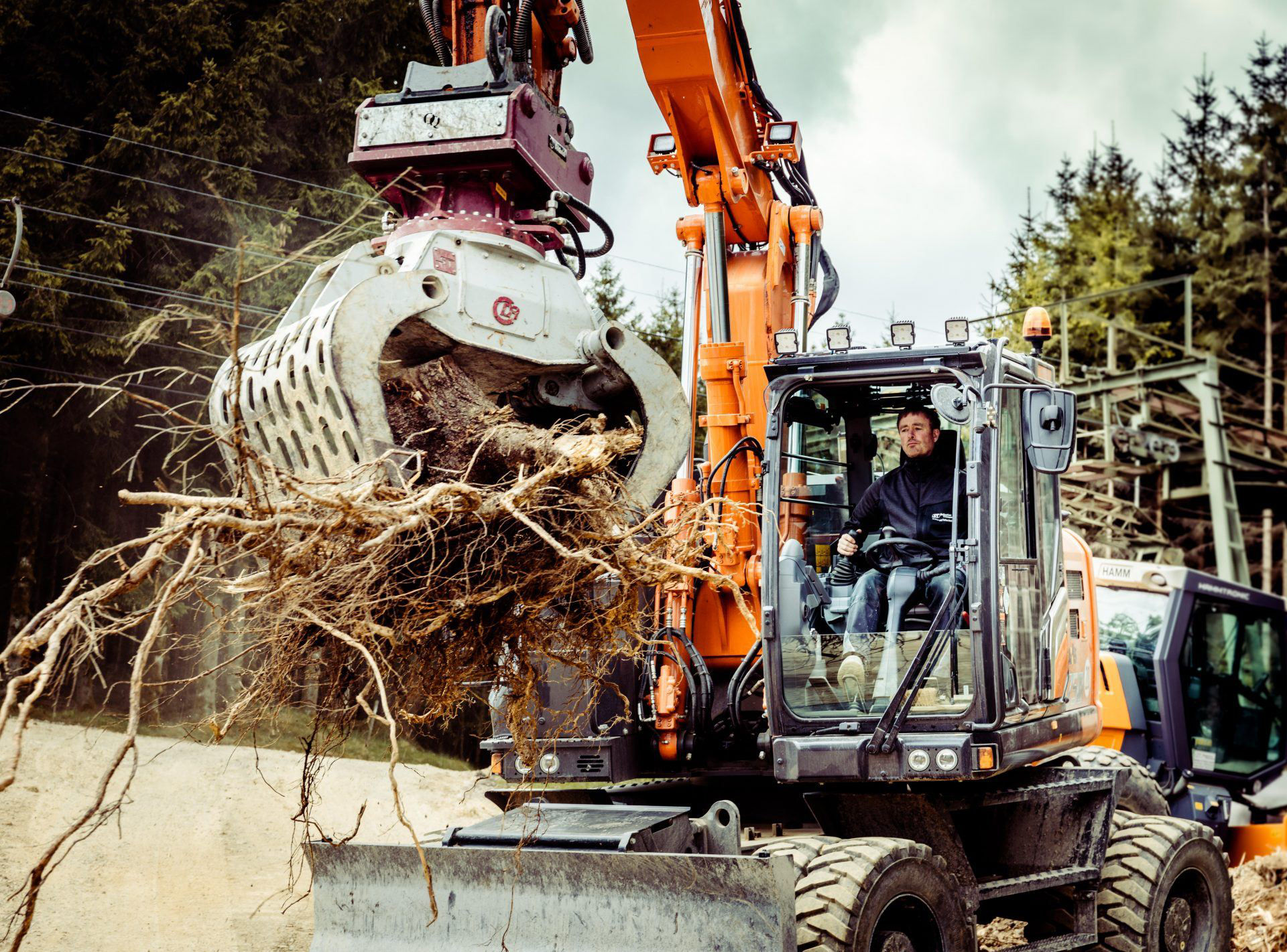 Zaxis-7 rental machine impresses at Banz Abbey - HitachiCM Europe