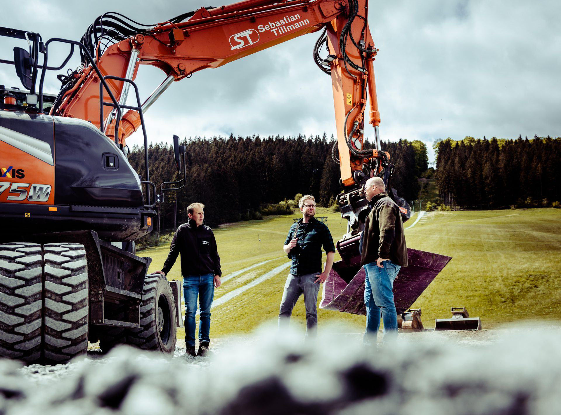 Zaxis-7 rental machine impresses at Banz Abbey - HitachiCM Europe