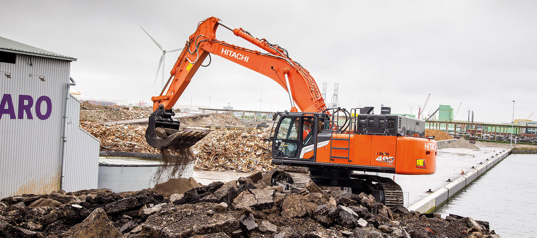 Zaxis-7 cab makes the difference - HitachiCM Europe