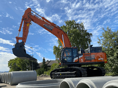 Thankyou！ Hitachi introduces new energy-efficient EX-7 excavator - HitachiCM