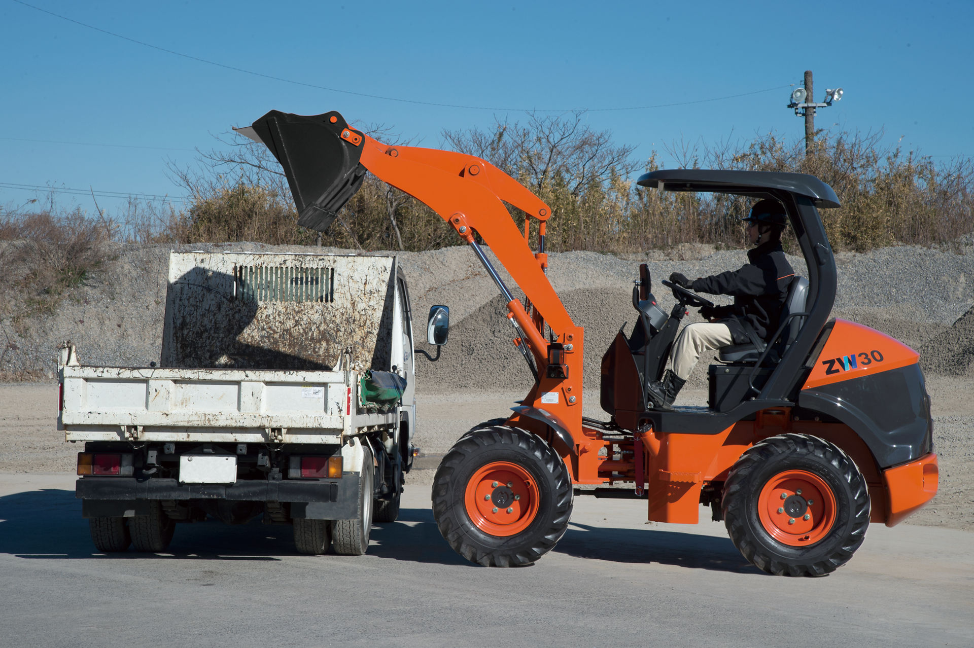ZW30-5B ミニホイールローダ - 日立建機日本