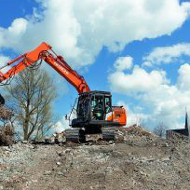 Enjoy the comfort of the Hitachi ZX130-7 and ZX135US-7 - HitachiCM