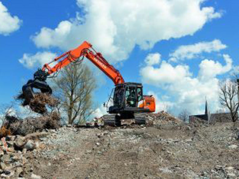 Enjoy the comfort of the Hitachi ZX130-7 and ZX135US-7 - HitachiCM