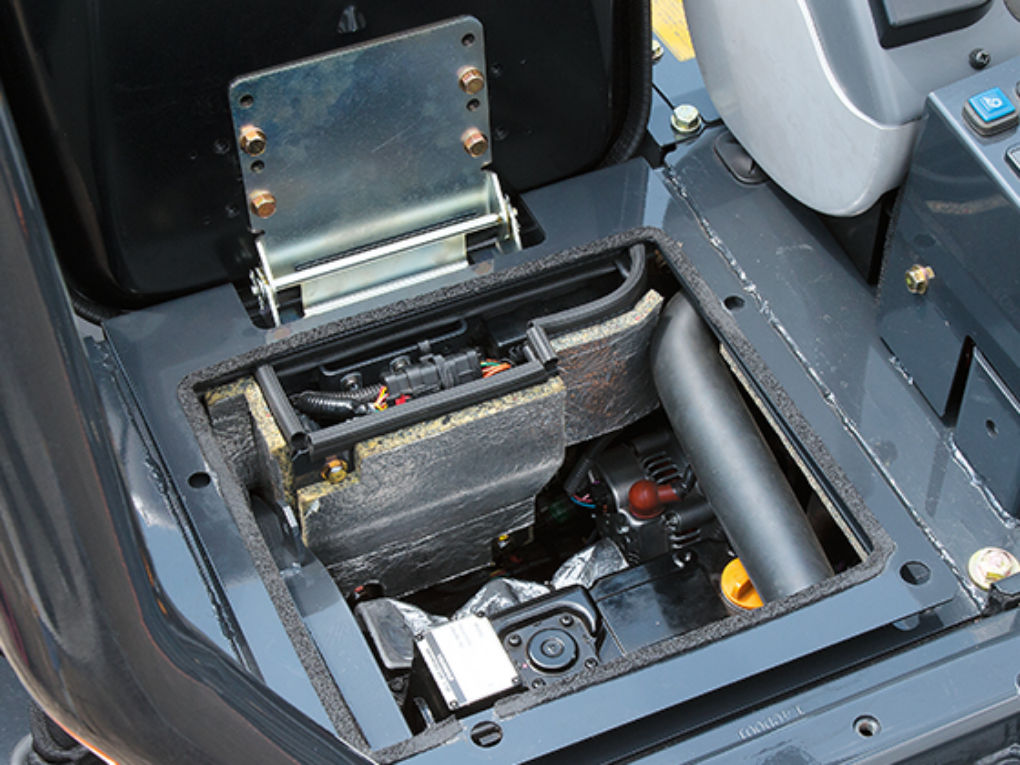 ZX17U-5A 整備性 - 日立建機日本