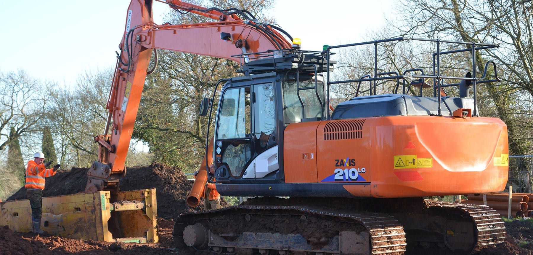 バナ ZX210LC/LCN-7 Medium Excavators - Hitachi Construction Machinery UK