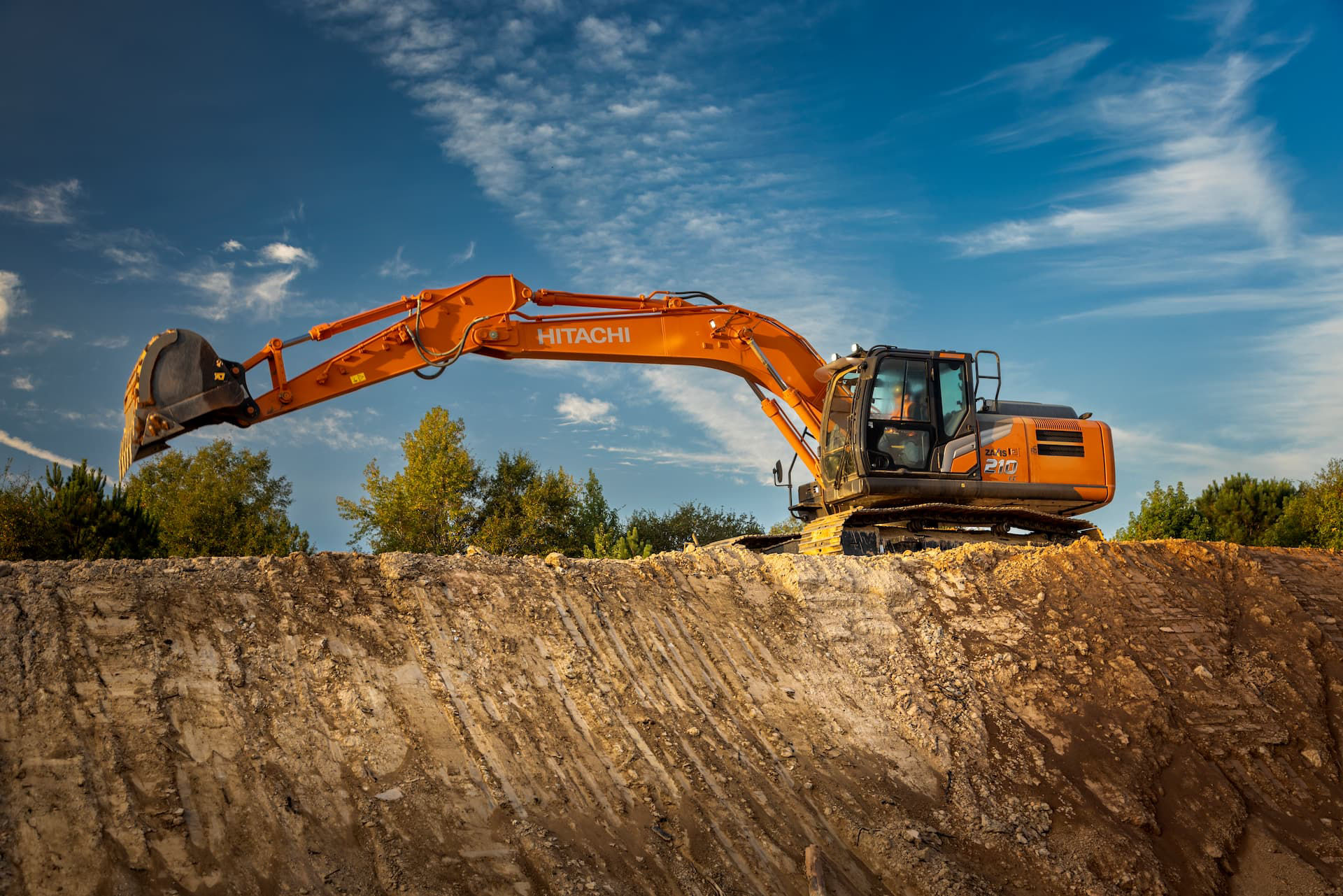 About Hitachi Construction Machinery Americas Inc.