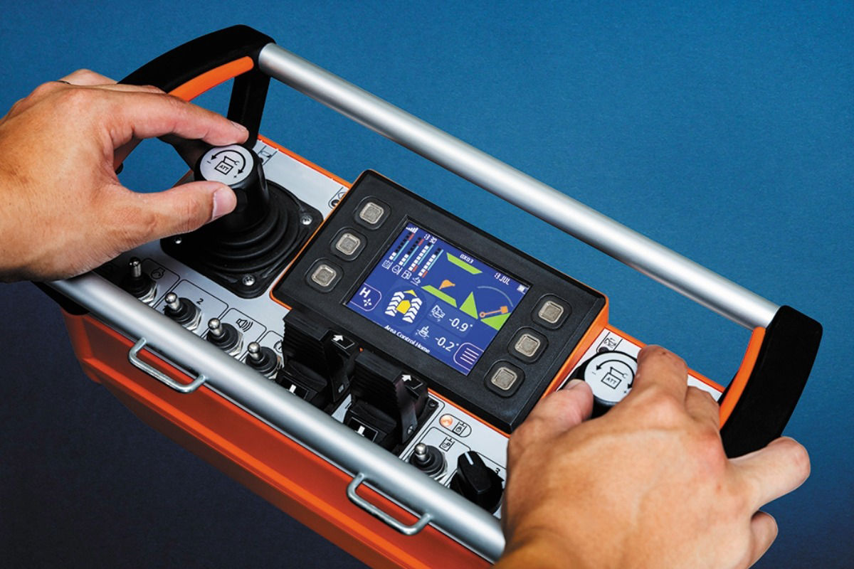 格安3点ｾｯﾄ『配達設置無料』(近郊) ZX330A-7 標準機（遠隔対応） - 日立建機日本