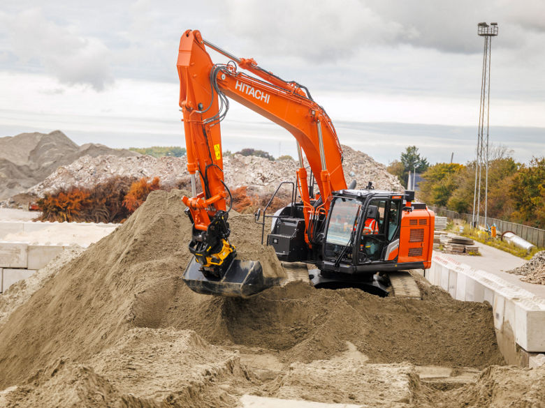Introducing the Hitachi ZX375USLC-7 excavator - HitachiCM Europe
