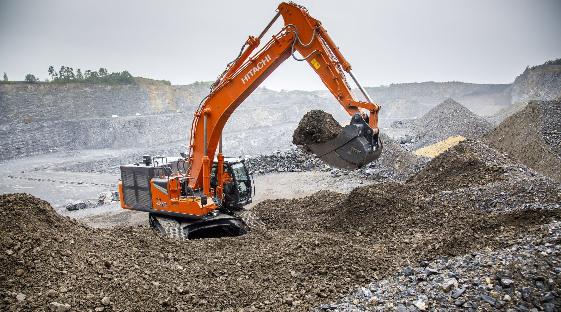 Large excavators - HitachiCM Europe