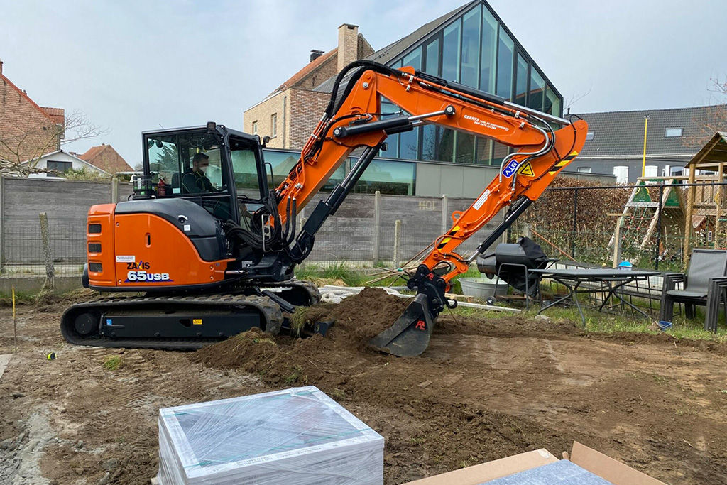 ZX65USB-6 Minigravers - Hitachi CM Nederland