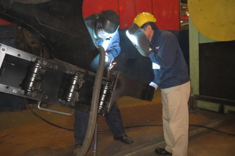 「グローバルものづくり診断」製缶溶接の様子