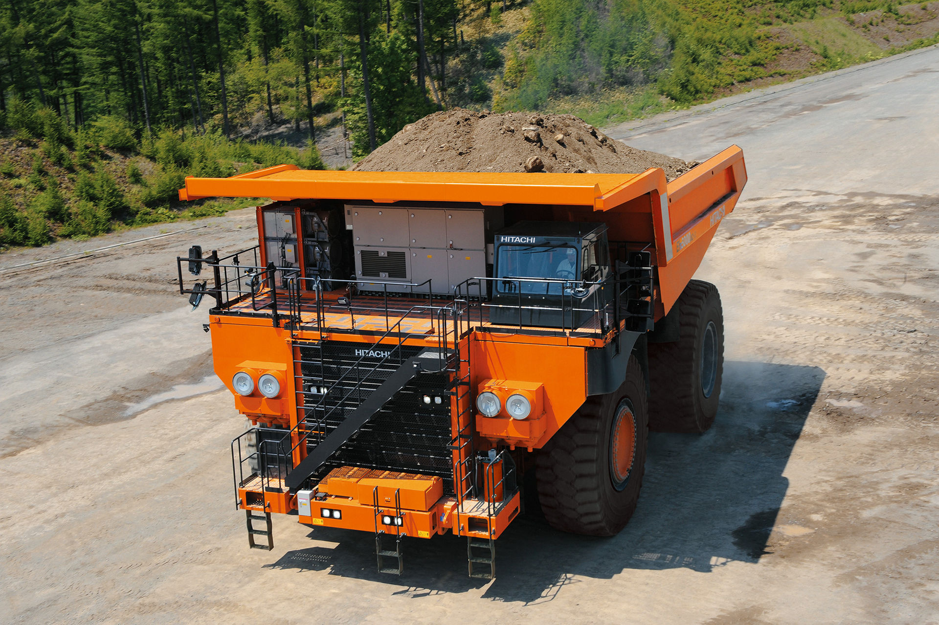 EH5000AC-3 Rigid Dump Trucks - Hitachi Construction Machinery