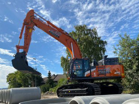 Hitachi ZX490LCH-7 proves popular with Portuguese quarries Hitachi ZX490LCH-7 proves popular with Portuguese quarries